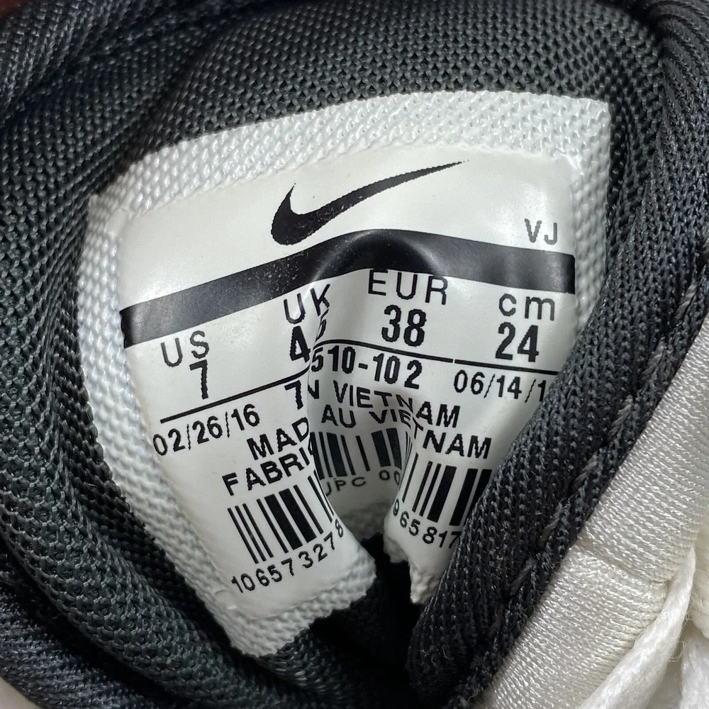 NIKE AIR MAX‎ SIREN Women's Running Shoes Size 7 Gray White 749510-102
